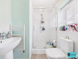 En Suite - click for photo gallery